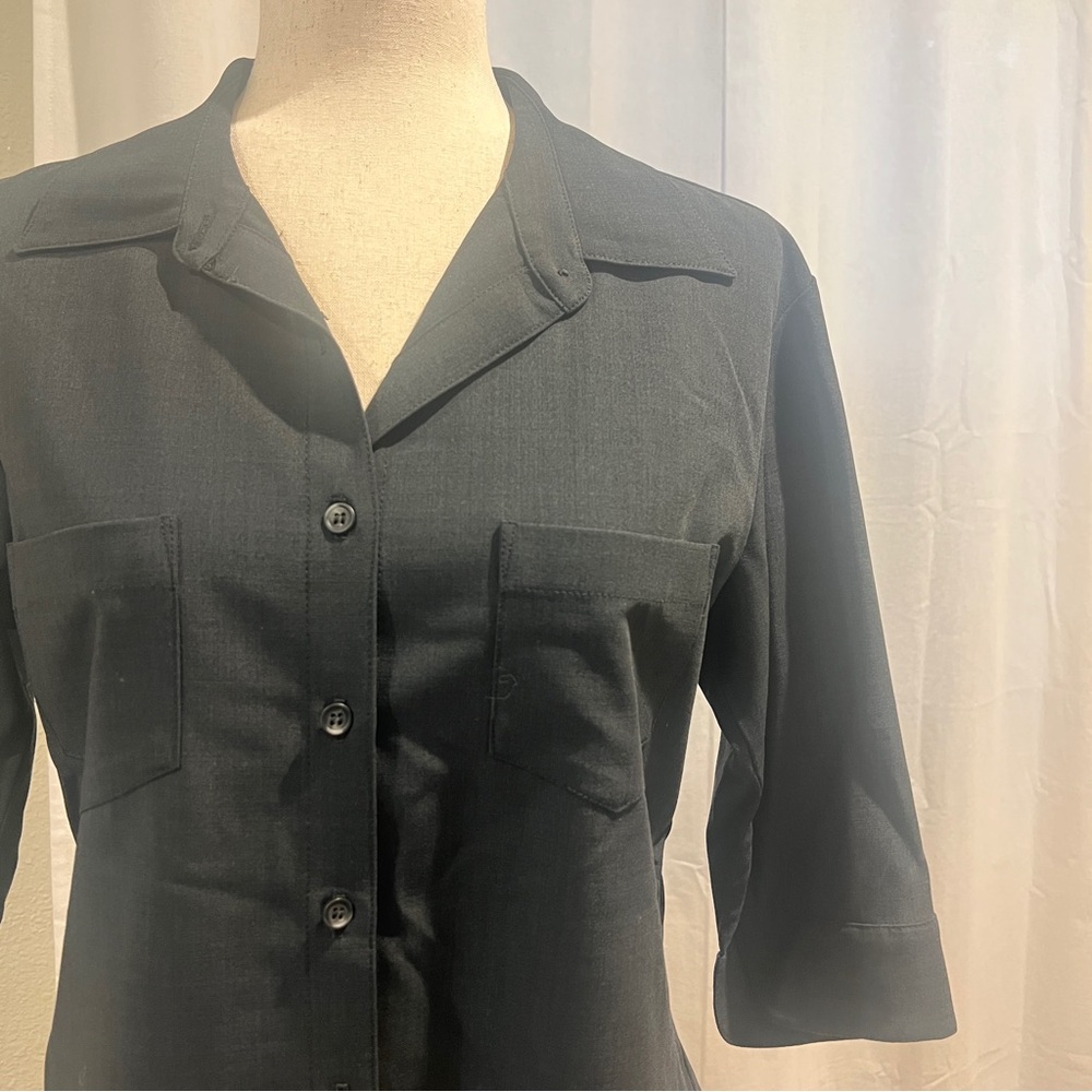 Tailor New York charcoal gray Button-Down Shirt. Size M. Callout - Picture 4 of 8